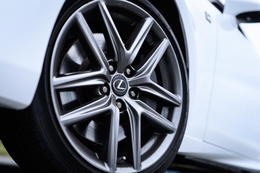 Колеса Lexus IS350 F-Sport (XE30) 2016 года  (JP) (фото 6 из 17)